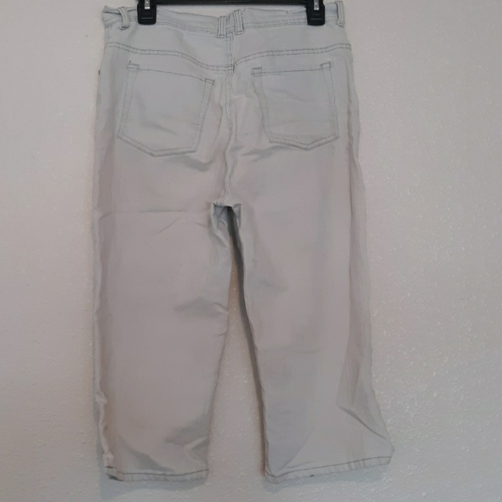 Womans Capris
